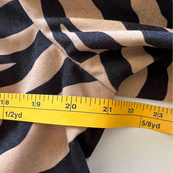 Chicos Jacket Womens 2 (US L/12) Tan Black Cardigan Animal Print Front Zip - Picture 8 of 10